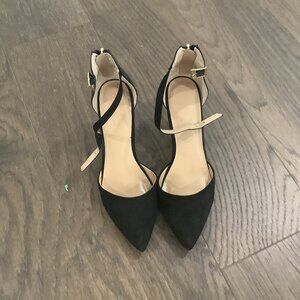 Women's black heels snake print Thalia Soda size 6.5